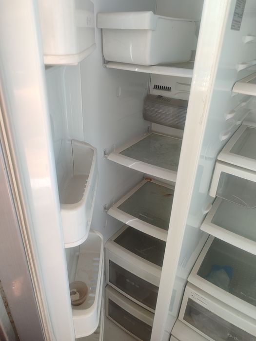 Продам холодильник LG двухдверный