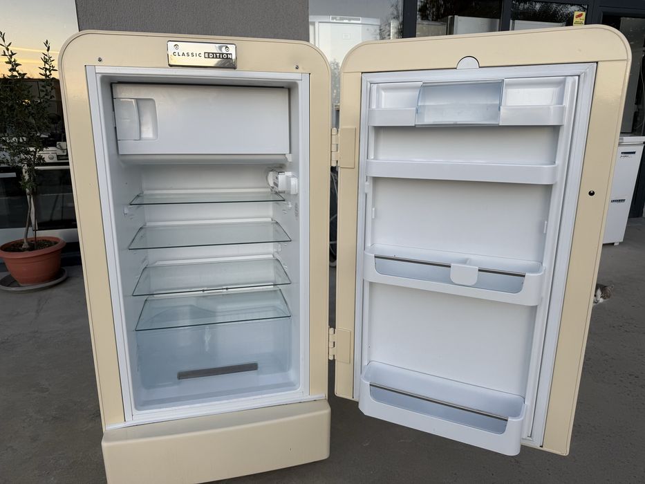 Бежов Ретро Хладилник с камера Bosch