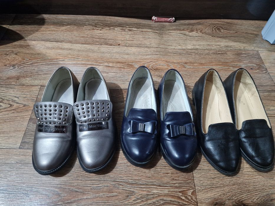 Продаю 3 пары обуви за 5000