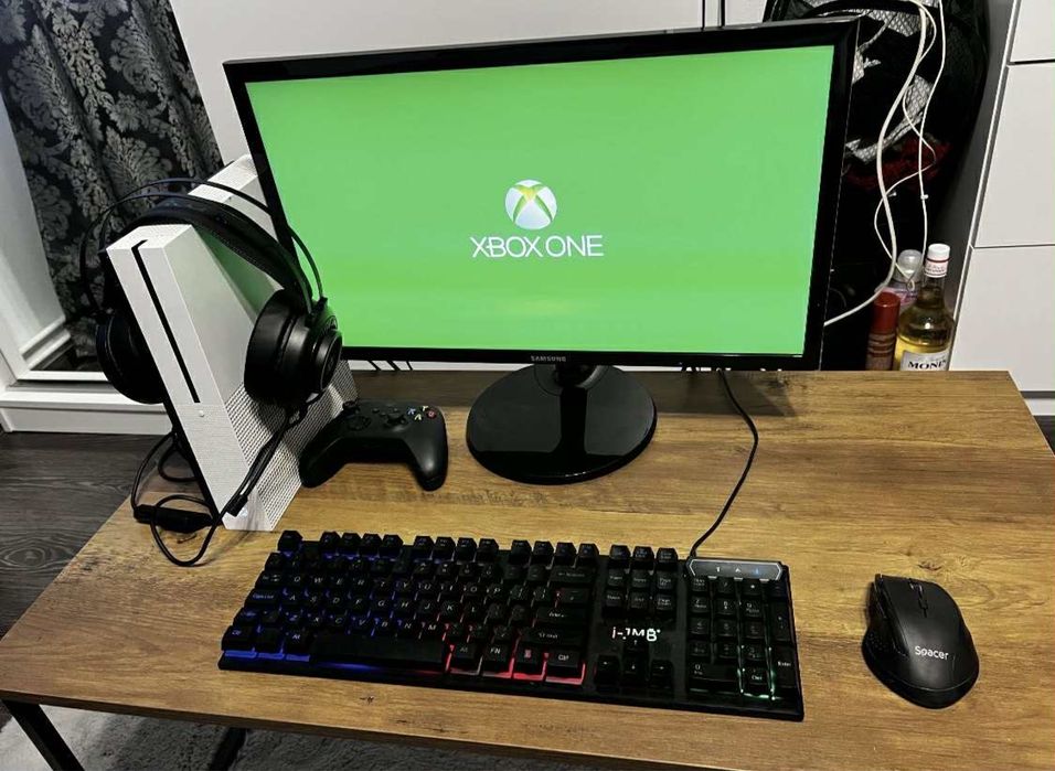 Vand xbox One S Complet