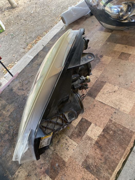 Фар десен ксенонов за нисан кашкай