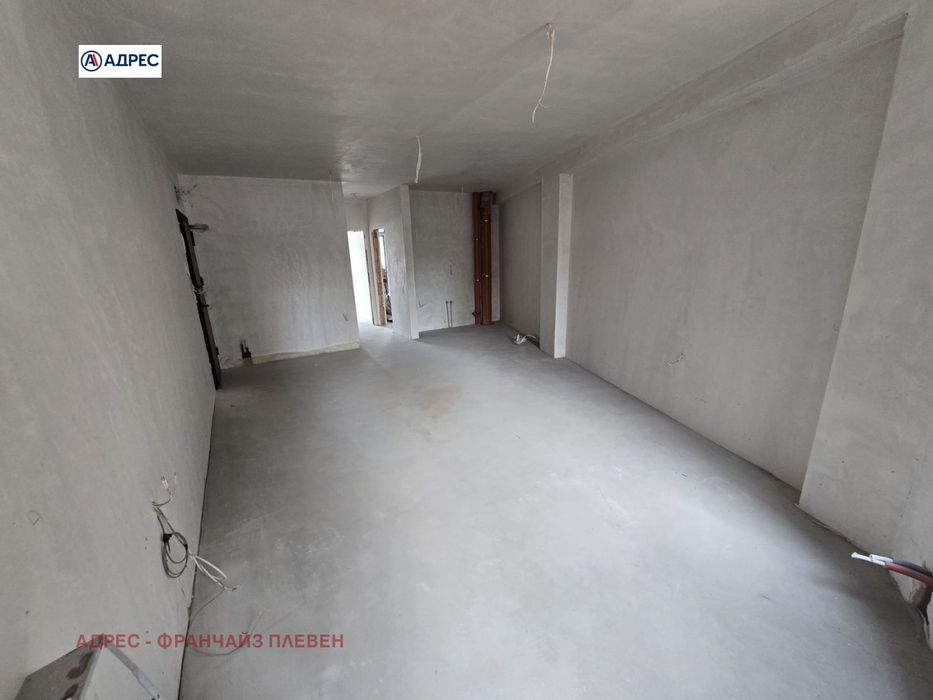 Продава се Тристаен апартамент в Плевен, Идеален център - 90 кв.м за 1350 €/кв.м - Снимка #3