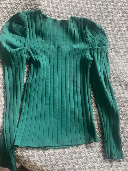 Две кофточки 15.000 за обе