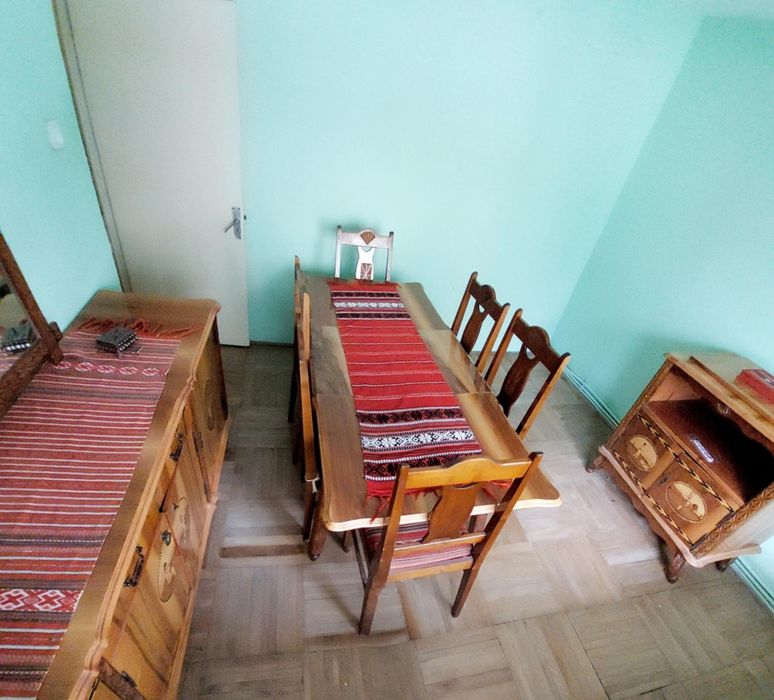 masa lemn lăcuit