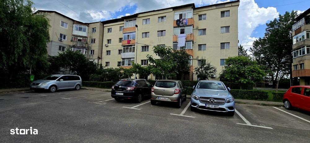 Vanzare Apartament 3 camere  etaj 2, Micro 12, Târgoviște