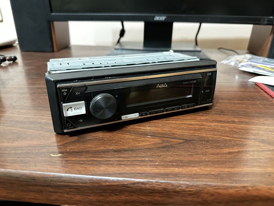 Две рабочие магнитолы Aura и JVC