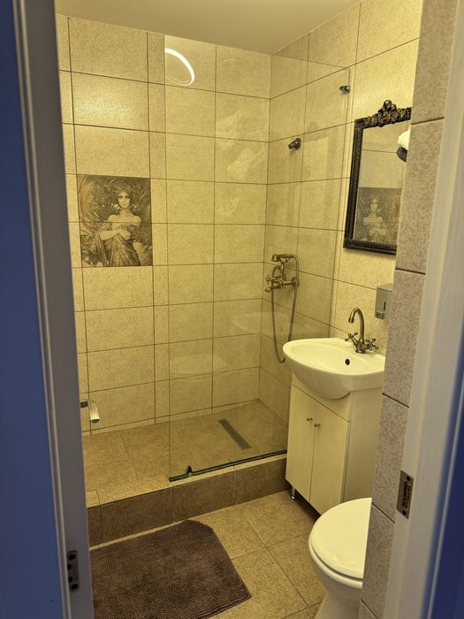 Inchiriez apartament cu 4 camere