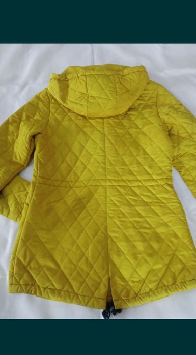 Продам весеннюю куртку .