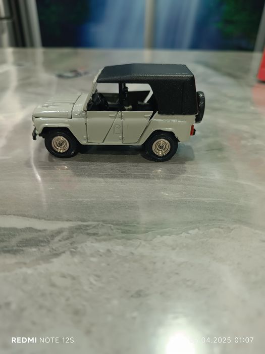 Продам модель автомобиля ссср 1:43