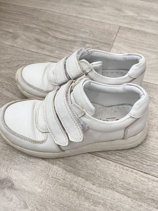 Кроссовки на девочку