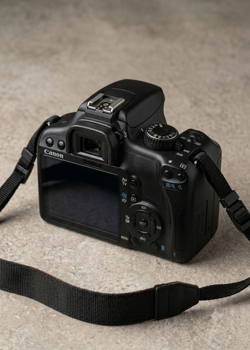 Продам canon 1000d