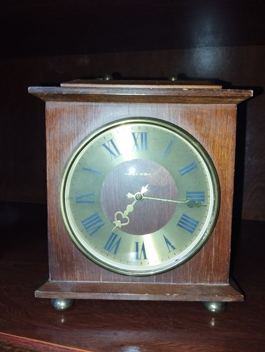 Настольные механические часы (СССР)