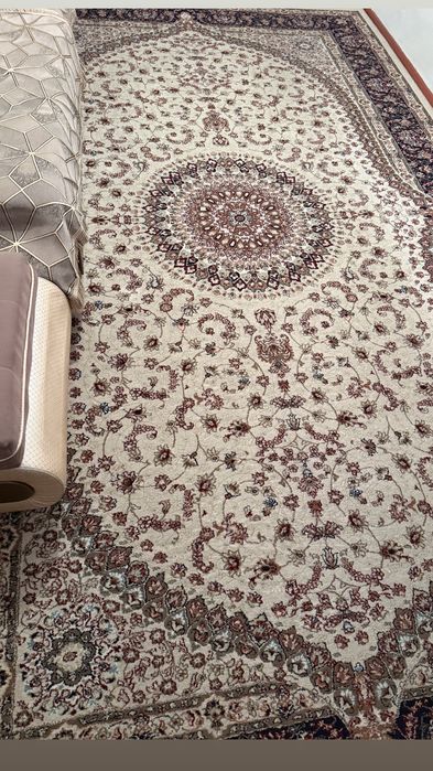 Ковер белый для зала