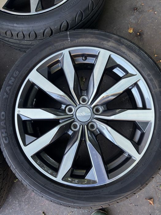 Джанти с гуми 5x108 54.1 EVO