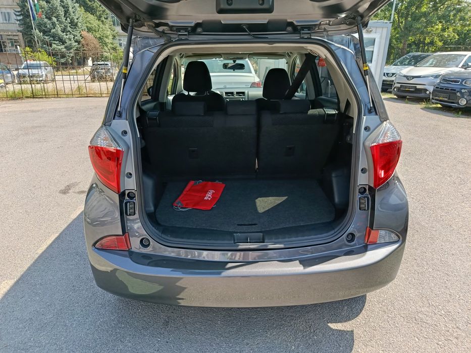 Продавам Toyota verso s