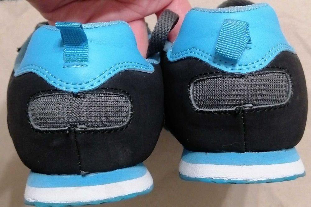 Adidasi-pantofi sport