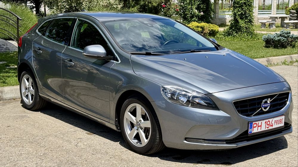 Volvo V40   2.0D.