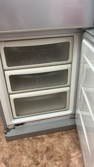 Продам холодильник