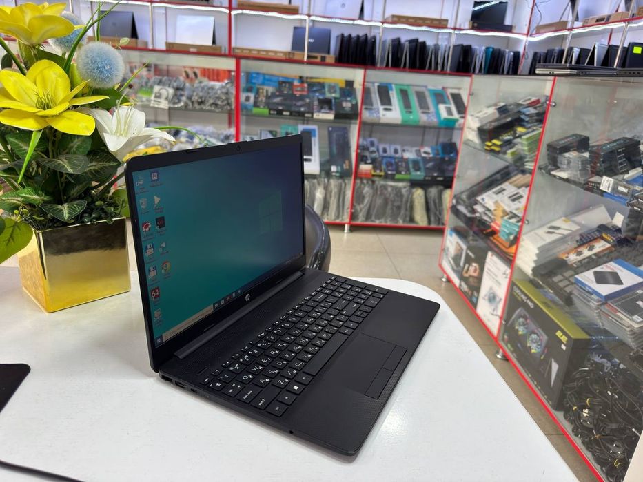 HP office noutbuk seleron N4120 ddr4 8/256 SSD holati ideal