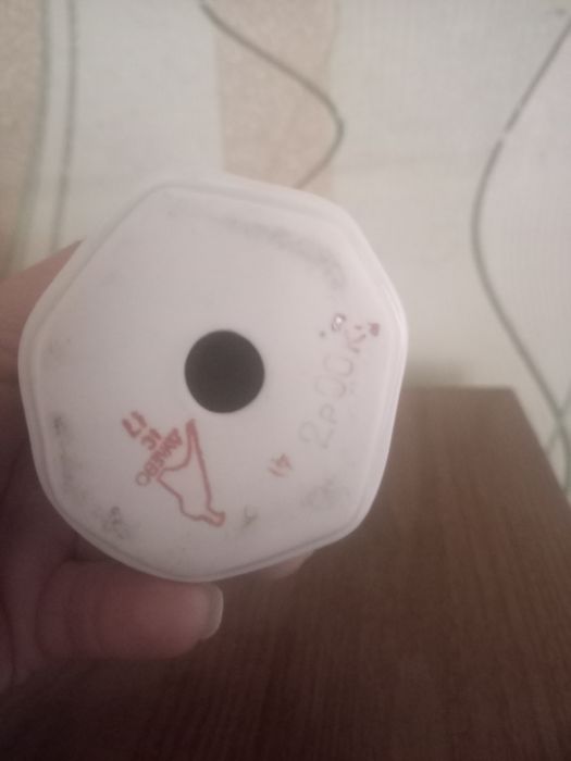 Продам форфоровую статуэтку.