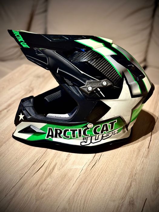 Каска мото крос Arctic Cat Just1