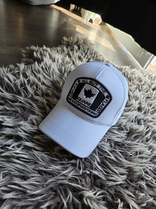 Sapca Dsquared2 Flag alb cu negru Premium