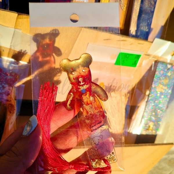 Книгоразделител от епоксидна смола – ръчно изработен, уникален подарък