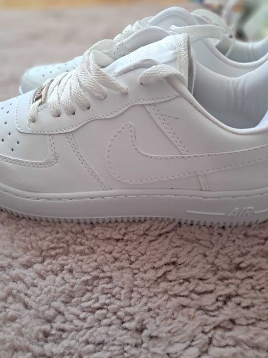 Adidasi Nike  air
