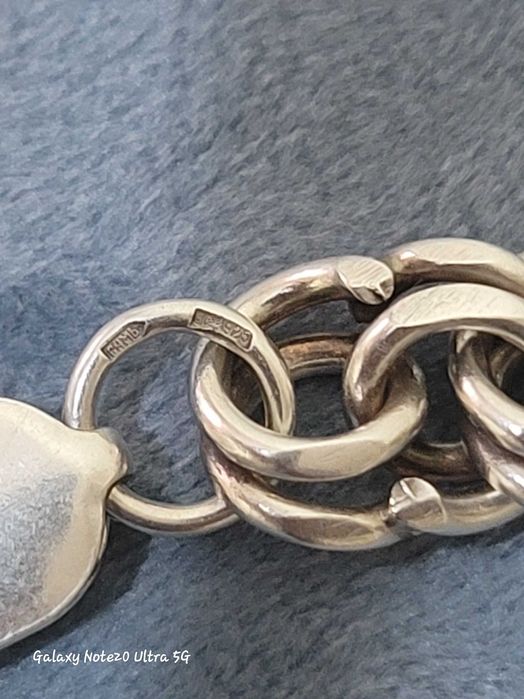 Цепь  из серебро.