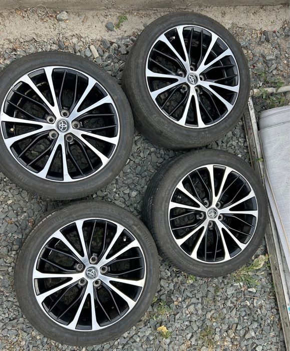 Продам шины с дисками R18