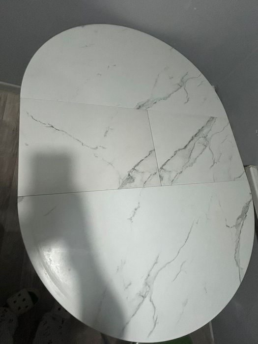 Продаю стол очень в хорошем состояний