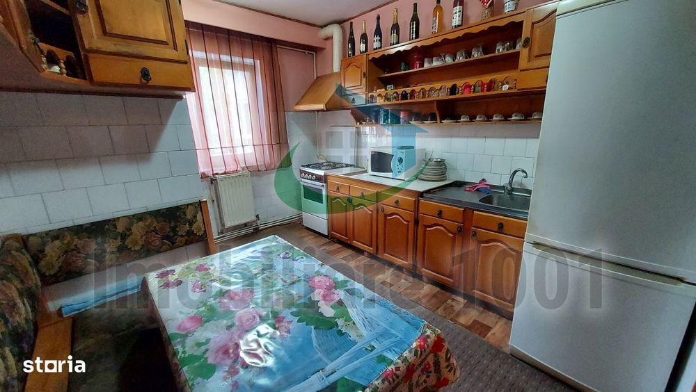 Apartament 4 camere, Republicii, etaj 1, garaj și boxa, zona Canal 7