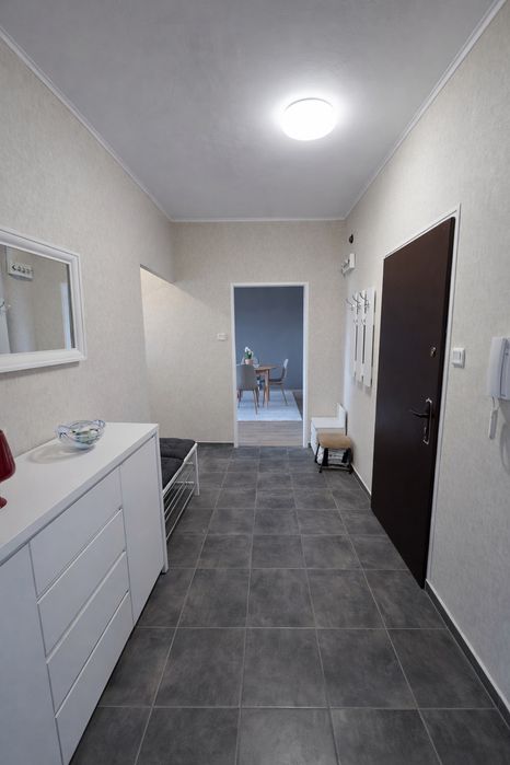 Продава се от собственик! 2-стаен  апартамент в ж.к. Лагера до метро, с гледка към Витоша, ТЕЦ, ремонтиран и обзаведен