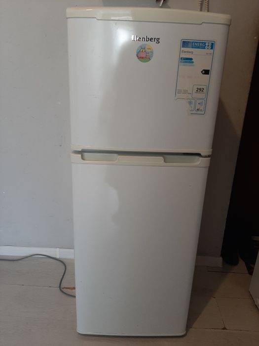 Продам отлично работающий холодильник Elenberg