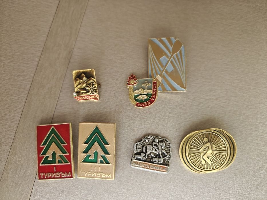 Продавам значки-7 бр.за 10 евро