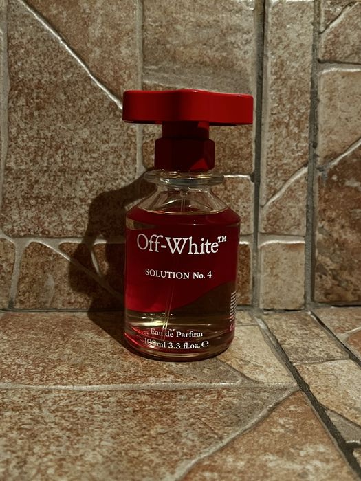 Off white solution no4