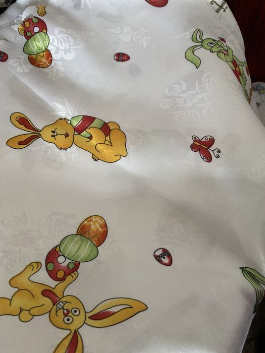 Feță  de masă imprimeu iepurași si față de masă imprimeu pui