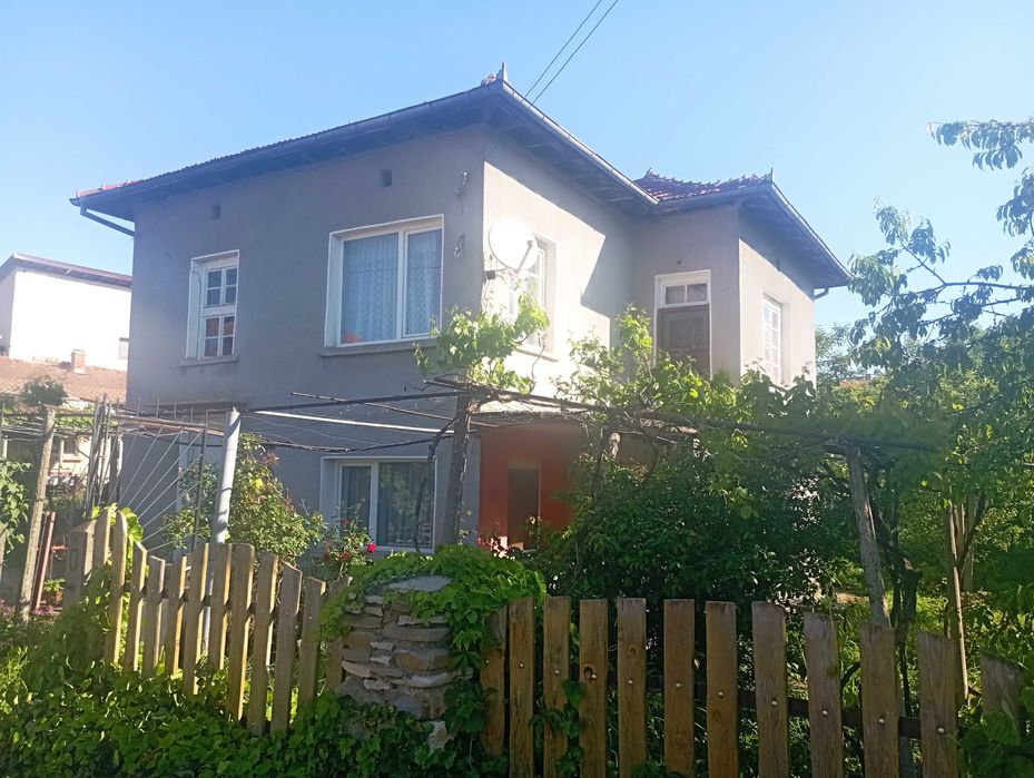 Продава се Къща в Луковит - 120 кв.м за 500 €/кв.м - Снимка #1