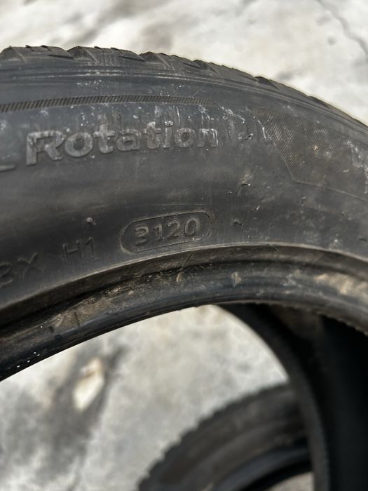 2бр Зимни гуми Hankook 235/50R19