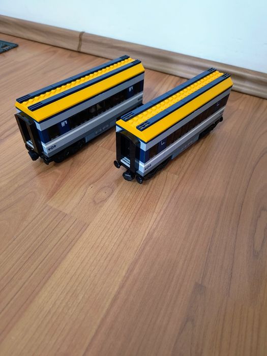 Vând Tren Electric Lego Model  60197