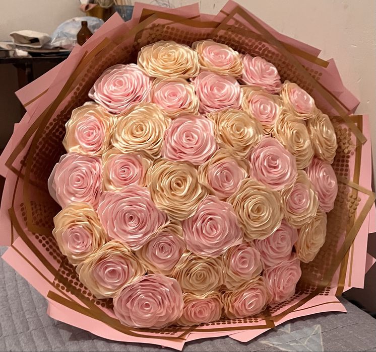 Атласные розы 35 шт