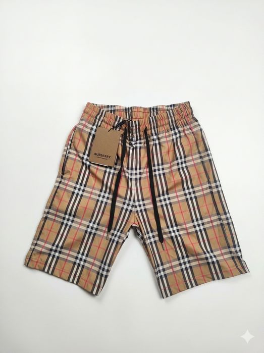 Pantaloni scurți Burberry M