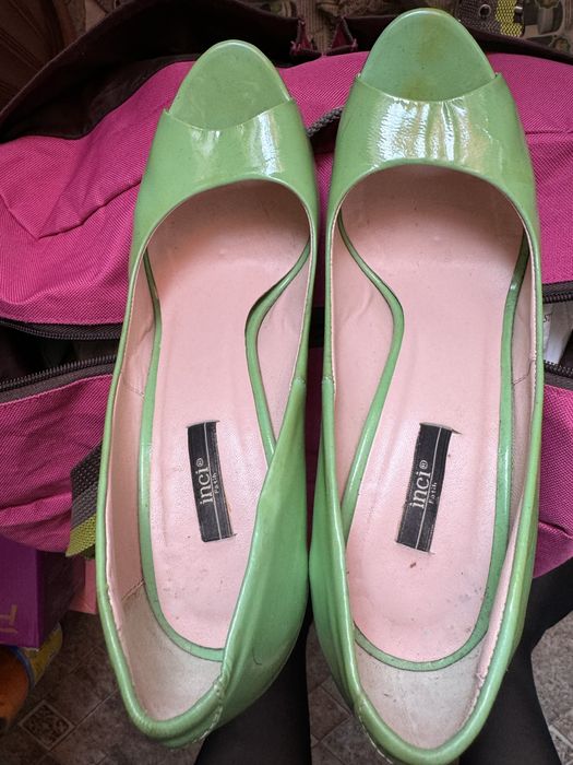 Продам обуви