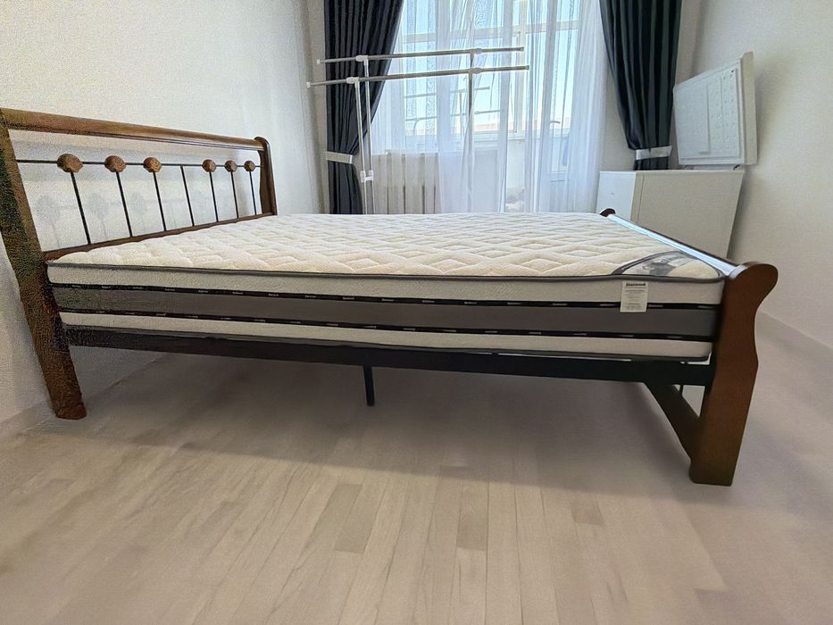 Кровать 2х спальный 200х220