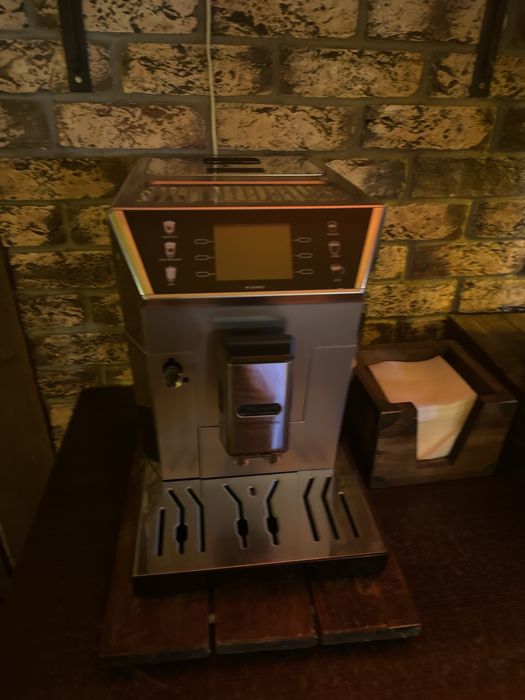 Кофемашина DeLonghi PrimaDonna Class ECAM