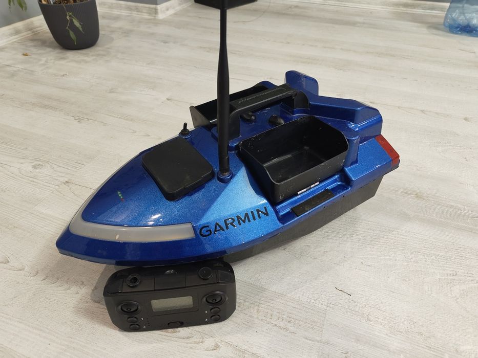 Лодка за захранка