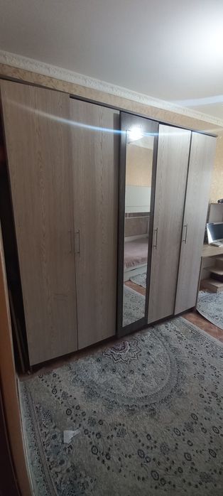 Продам шкаф спальный