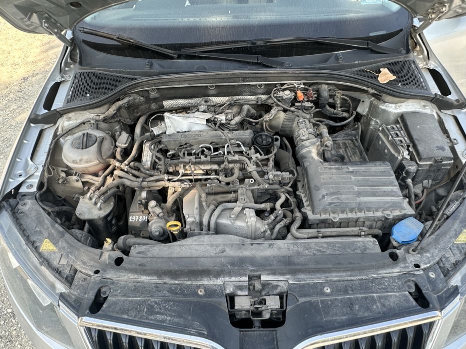 Шкода Октавия 1.6tdi-CLH - На Части!!!