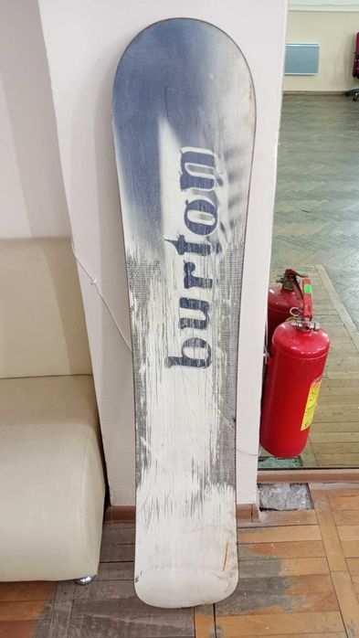 10 чифта ски и сноуборд обувки+дъска Burton