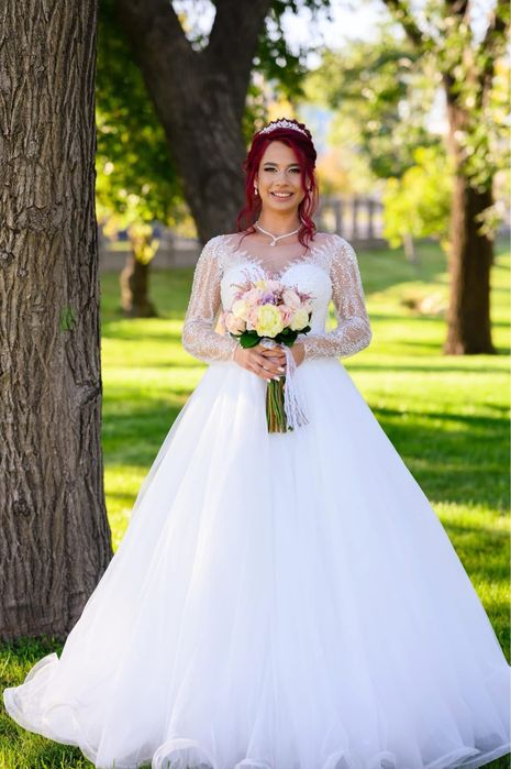 Rochie de mireasa, costum de mire